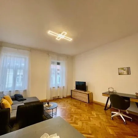 Charmante In Innenstadtlage * Грац