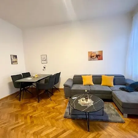 Charmante In Innenstadtlage Апартаменти Грац